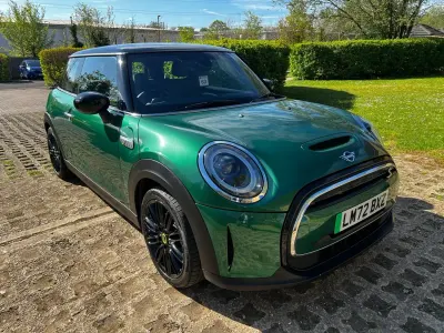 Gebraucht Mini Cooper S Hatch 135 kW (184 PS) 2022 Grün Kleinwagen