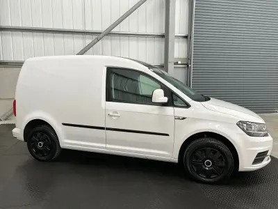 Begagnad VW Caddy Trendline 102 HK (75 kW) 2016 Vit Minibuss