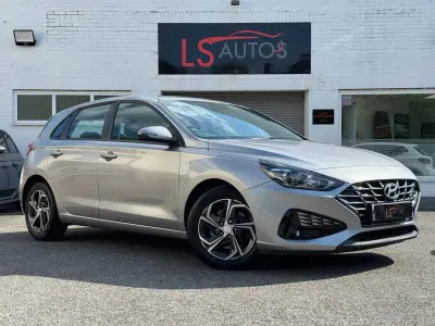 Second-hand Hyundai i30 SE 120 CP (88 kW) 2022 Argintiu Hatchback