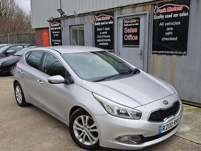 Used Kia Ceed 126 HP (92 kW) 2012 Silver Hatchback