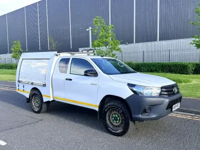 Begagnad Toyota HiLux Active 150 HK (110 kW) 2018 Vit Pickup