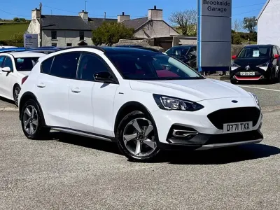 Begagnad Ford Focus Active 125 HK (91 kW) 2021 Vit Halvkombi