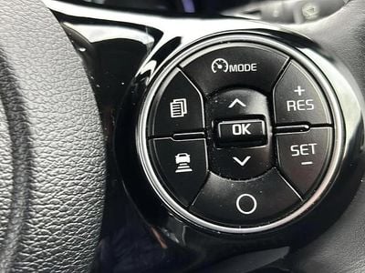 Red Used 2022 Kia Soul SUV | £14,199 (Fair price)