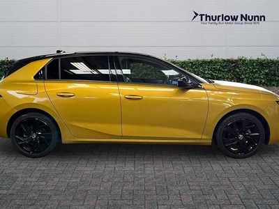 Used Vauxhall Astra S 130 HP (95 kW) 2024 Yellow and black Hatchback