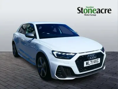 Begagnad Audi A1 Competition 203 HK (149 kW) 2022 Vit SUV