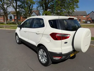 Begagnad Ford Ecosport Zetec 2015 Vit SUV