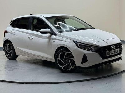 Used Hyundai i20 Premium 100 HP (73 kW) 2023 White Hatchback