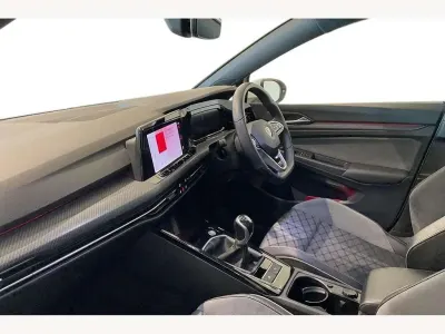 Used VW Golf VIII R-line 130 HP (95 kW) 2023 White Hatchback
