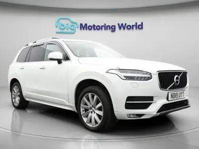 Used Volvo XC90 Momentum 235 HP (172 kW) 2019 White SUV