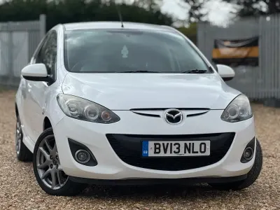 Gebraucht Mazda 2 Edition 2013 Weiß Kleinwagen