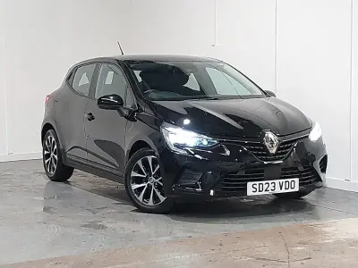 Używany Renault Clio V Evolution 145 KM (106 kW) 2023 Czarny Hatchback