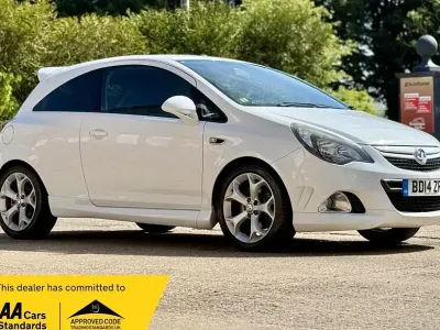 Used Vauxhall Corsa 205 HP (150 kW) 2014 White Hatchback