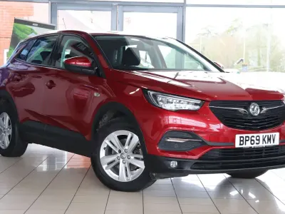 Used Vauxhall Grandland X S 130 HP (95 kW) 2020 Red SUV