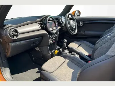 Begagnad Mini Cooper Cabriolet 134 HK (98 kW) 2016 Orange Cab