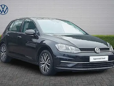 Begagnad VW Golf VII SE 150 HK (110 kW) 2019 Svart Halvkombi