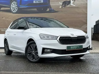 Used Skoda Fabia Colour Edition 79 HP (58 kW) 2023 Moon white metallic body / black magic pearl effect roof Hatchback
