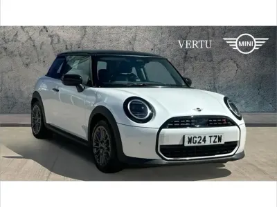 Used Mini Cooper Classic 200 HP (147 kW) 2024 White Hatchback