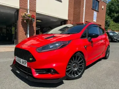 Used Ford Fiesta ST 240 HP (176 kW) 2016 Red Hatchback