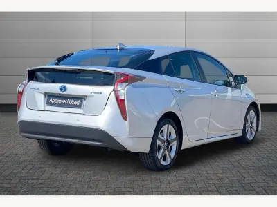 Used Toyota Prius 122 HP (89 kW) 2017 Tyrol silver Hatchback