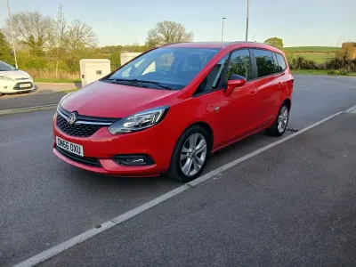 Second-hand Vauxhall Zafira SRi 140 CP (102 kW) 2016 Roșu Monovolum