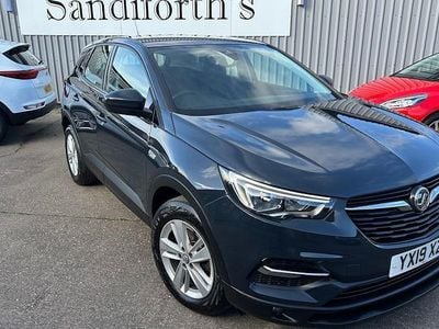 Second-hand Vauxhall Grandland X S 131 CP (96 kW) 2019 Gri SUV