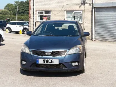Used Kia Ceed 113 HP (83 kW) 2011 Blue Hatchback