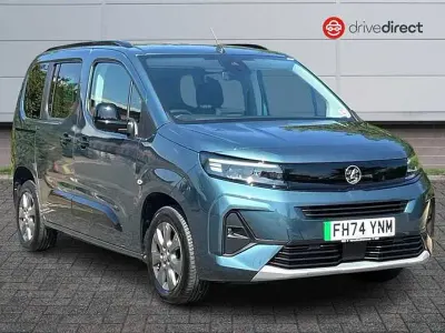 Used Vauxhall Combo Ultimate 100 kW (136 HP) 2025 Blue MPV