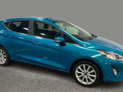 Używany Ford Fiesta Titanium 100 KM (73 kW) 2018 Niebieski Hatchback