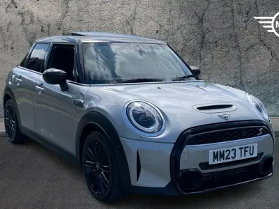 Used Mini Cooper S Exclusive 176 HP (129 kW) 2023 Silver Hatchback