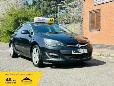Second-hand Vauxhall Astra SRi 2013 Negru Hatchback