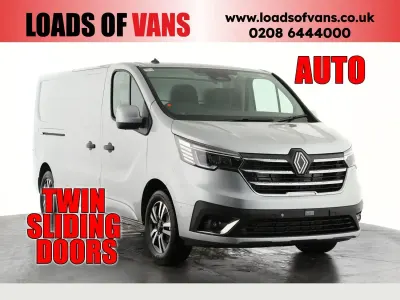 Nowe Renault Trafic 2025 Szary Minivan