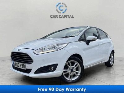 Used Ford Fiesta Zetec 100 HP (73 kW) 2017 White Hatchback