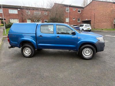 Used Toyota HiLux Active 144 HP (105 kW) 2015 Blue Pickup