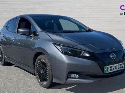 Begagnad Nissan Leaf Tekna 110 kW (150 HK) 2024 Grå Halvkombi