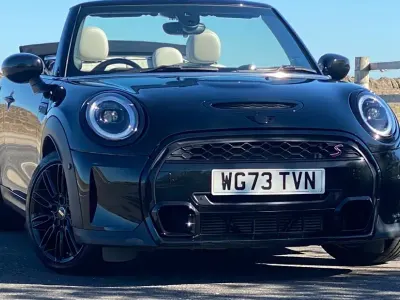 Begagnad Mini Cooper S Exclusive 176 HK (129 kW) 2023 Halvkombi