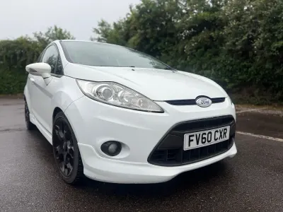 Used Ford Fiesta Zetec 2010 White Hatchback
