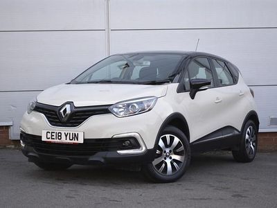 Used Renault Captur Play 90 HP (66 kW) 2018 White SUV