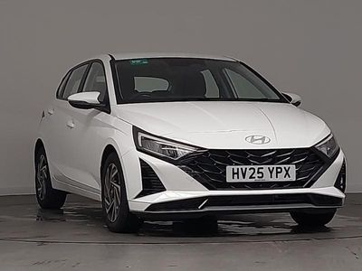 Used Hyundai i20 Advanced 100 HP (73 kW) 2025 White Hatchback