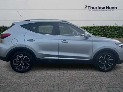 Usado MG ZS Exclusive 106 HP (77 kW) 2024 Prateado SUV
