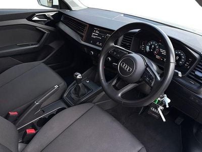 Usado Audi A1 Sportback Advanced 95 HP (69 kW) 2022 Branco Citadino