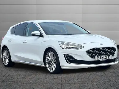 Used Ford Focus Vignale 123 HP (90 kW) 2019 Frozen white Hatchback
