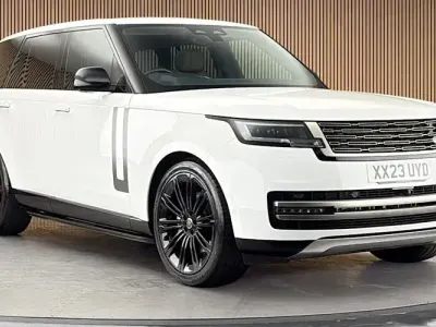 Used Land Rover Range Rover SE 400 HP (294 kW) 2023 White SUV