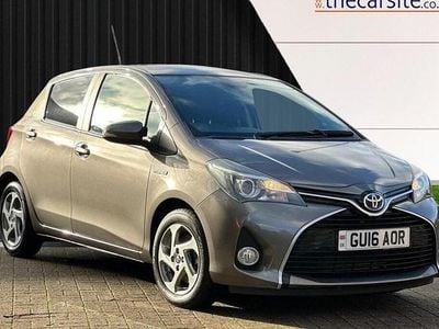 Używany Toyota Yaris Hybrid 101 KM (74 kW) 2016