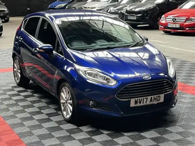 Used Ford Fiesta Titanium 125 HP (91 kW) 2017 Blue Hatchback