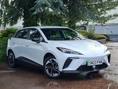 Used MG MG4 EV SE 125 kW (170 HP) 2023 White Hatchback