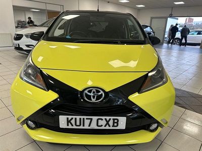 Begagnad Toyota Aygo X-cite 69 HK (50 kW) 2017 Gul Halvkombi