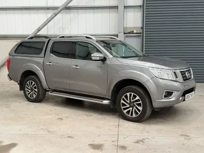 Used Nissan Navara Tekna 190 HP (139 kW) 2017 Grey Pickup