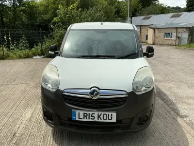 Used Vauxhall Combo 2015 White MPV