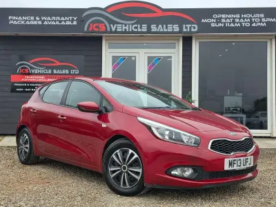 Used Kia Ceed 2013 Red Hatchback