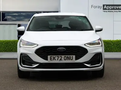 Used Ford Focus ST-Line 2022 Frozen white Hatchback